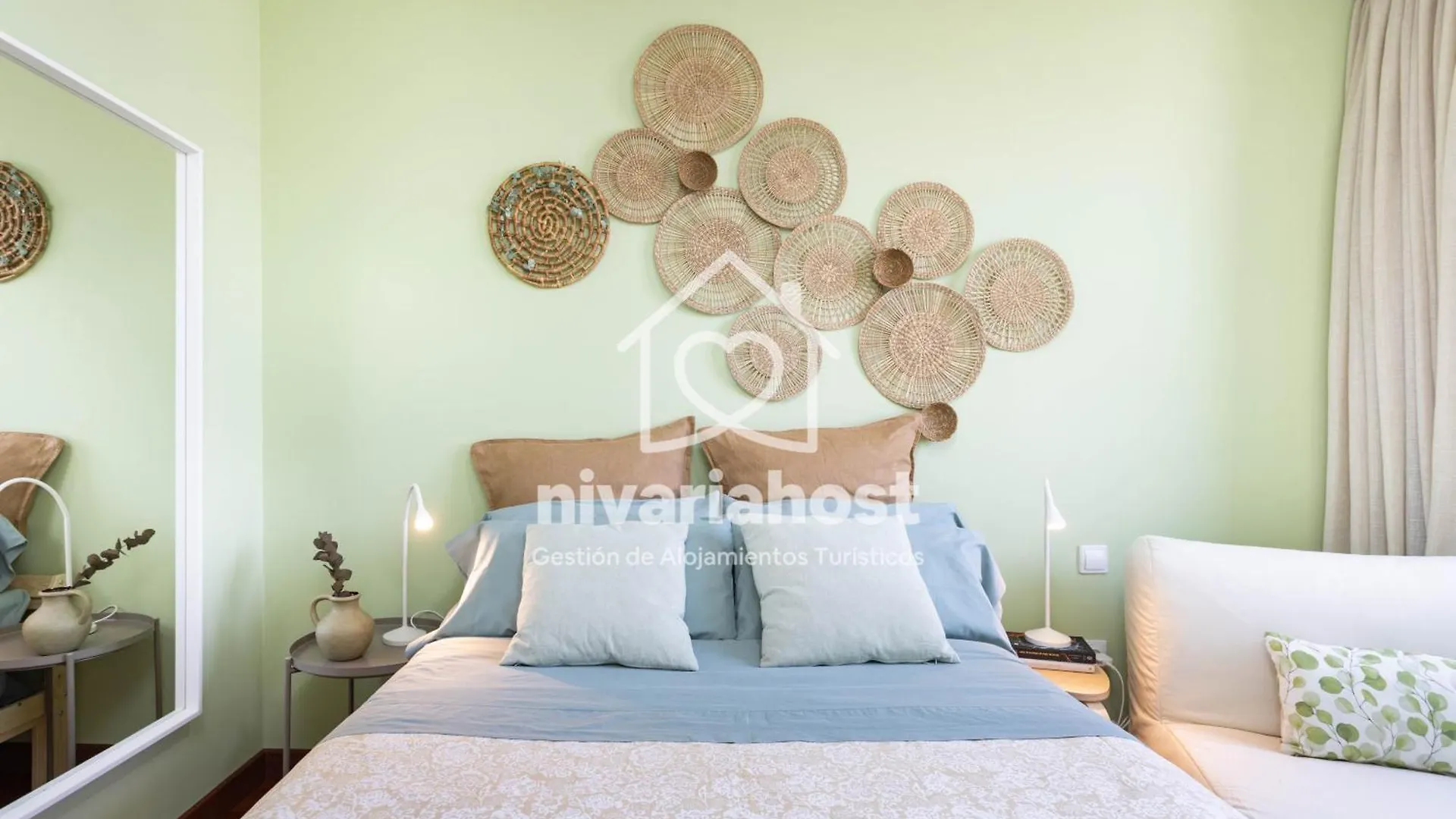The Mint Santa Cruz, By Nivariahost location